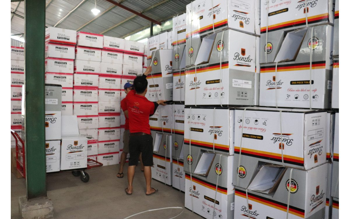 NH&Agrave; PH&Acirc;N PHỐI THIẾT BỊ VỆ SINH GI&Aacute; TỐT NHẤT TẠI ĐẮK LẮK